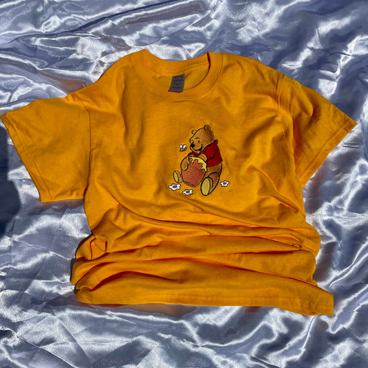 Pooh in the Flowers Garden embroidered T-Shirt